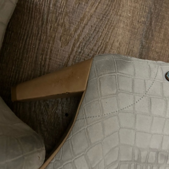 Grotesque size 7.5 (38 Euro) snake print 2 tone (intentional shading toes) GUC - Picture 16 of 16